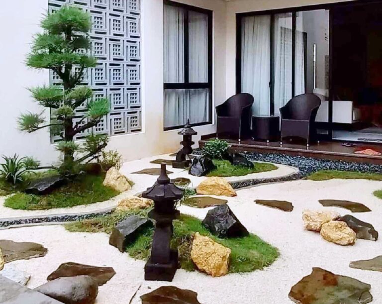 Konsep taman jepang di rumah surabaya