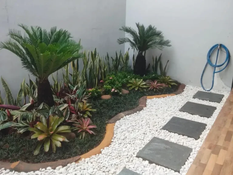 Taman Minimalis, Tropis, dan Konsep Khusus di Surabaya