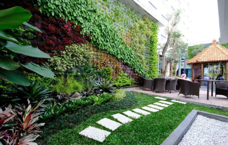 Vertical garden untuk rumah surabaya